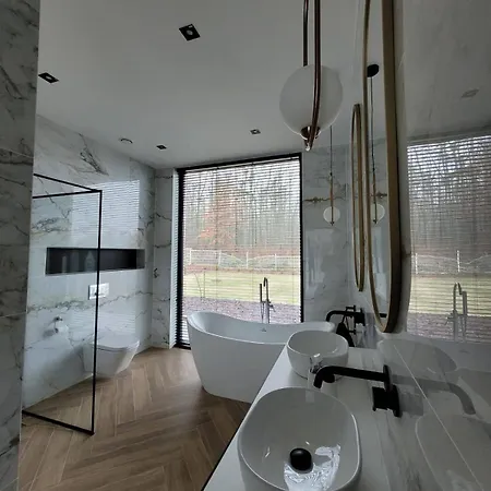 Ostatni Dom Po Lewej *