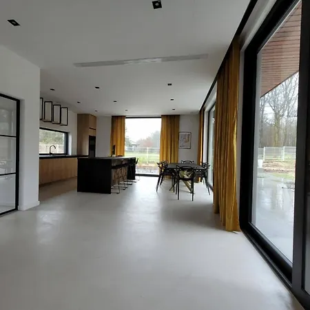 Ostatni Dom Po Lewej * Biale Bloto (Olesnica)