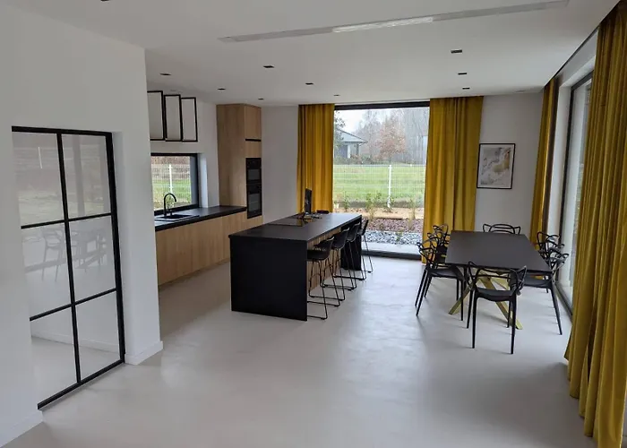 Ostatni Dom Po Lewej * Biale Bloto (Olesnica)