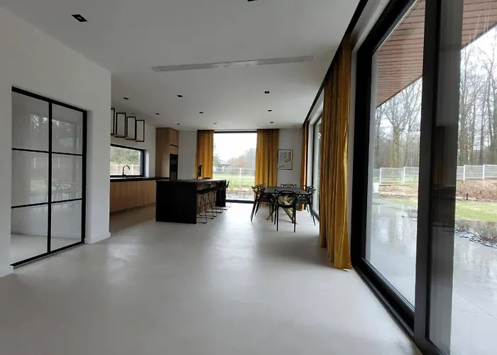 Ostatni Dom Po Lewej * Biale Bloto (Olesnica)